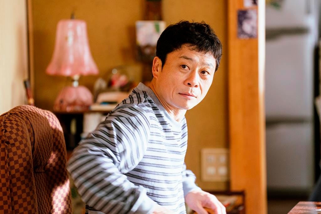 三宅弘城（C）2022「そばかす」製作委員会