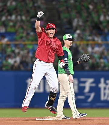 広島 連敗2でストップ 九回に佐々木が値千金の勝ち越し打 前半戦は借金「15」の5位でターン