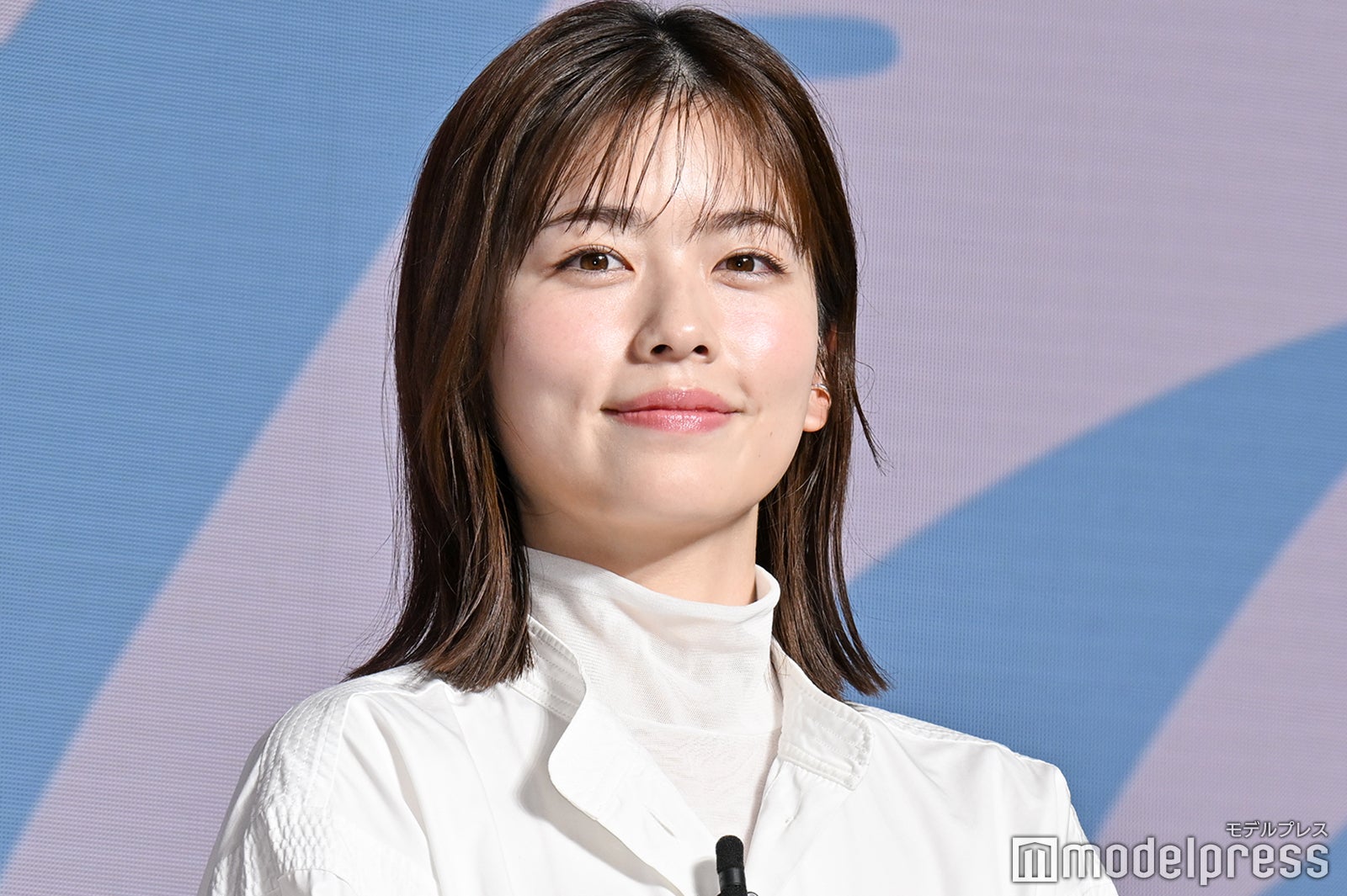 小芝風花、美背中際立つドレス姿に絶賛の声「色気すごい」「二度見した」