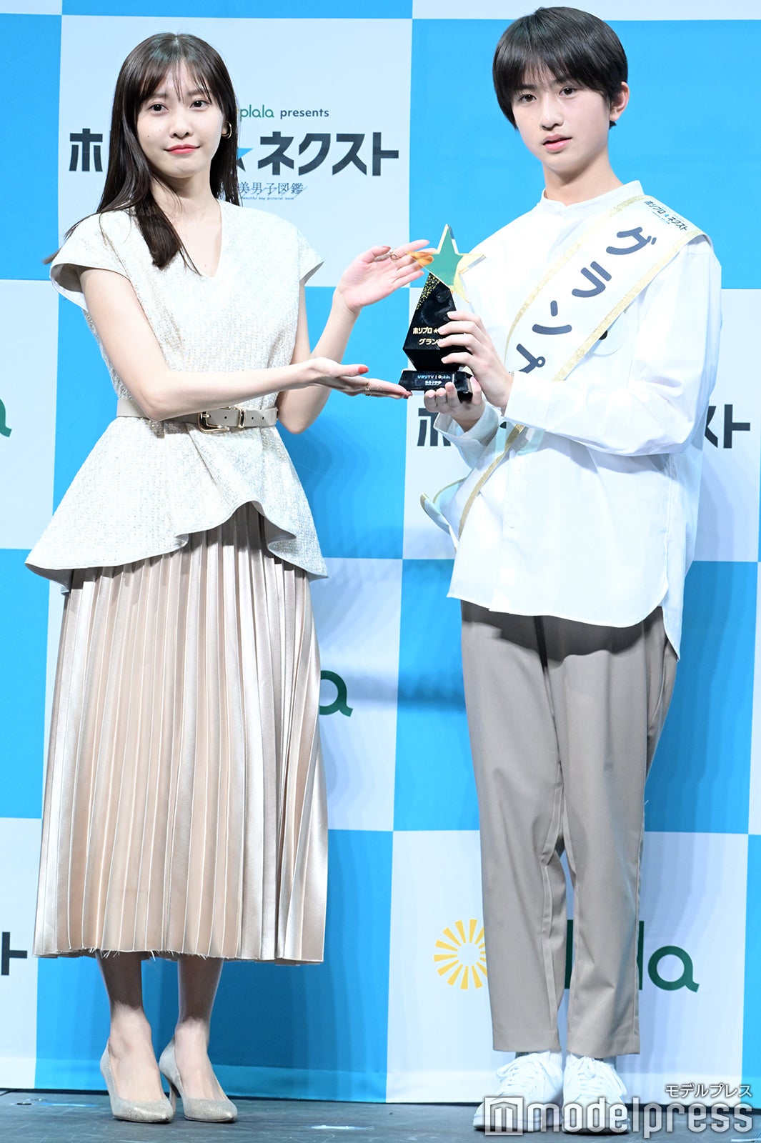 佐野ひなこ、石原颯也くん（C）モデルプレス