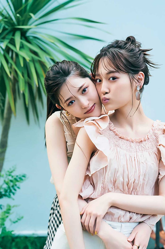 松村沙友理、山下美月(画像提供:小学館)