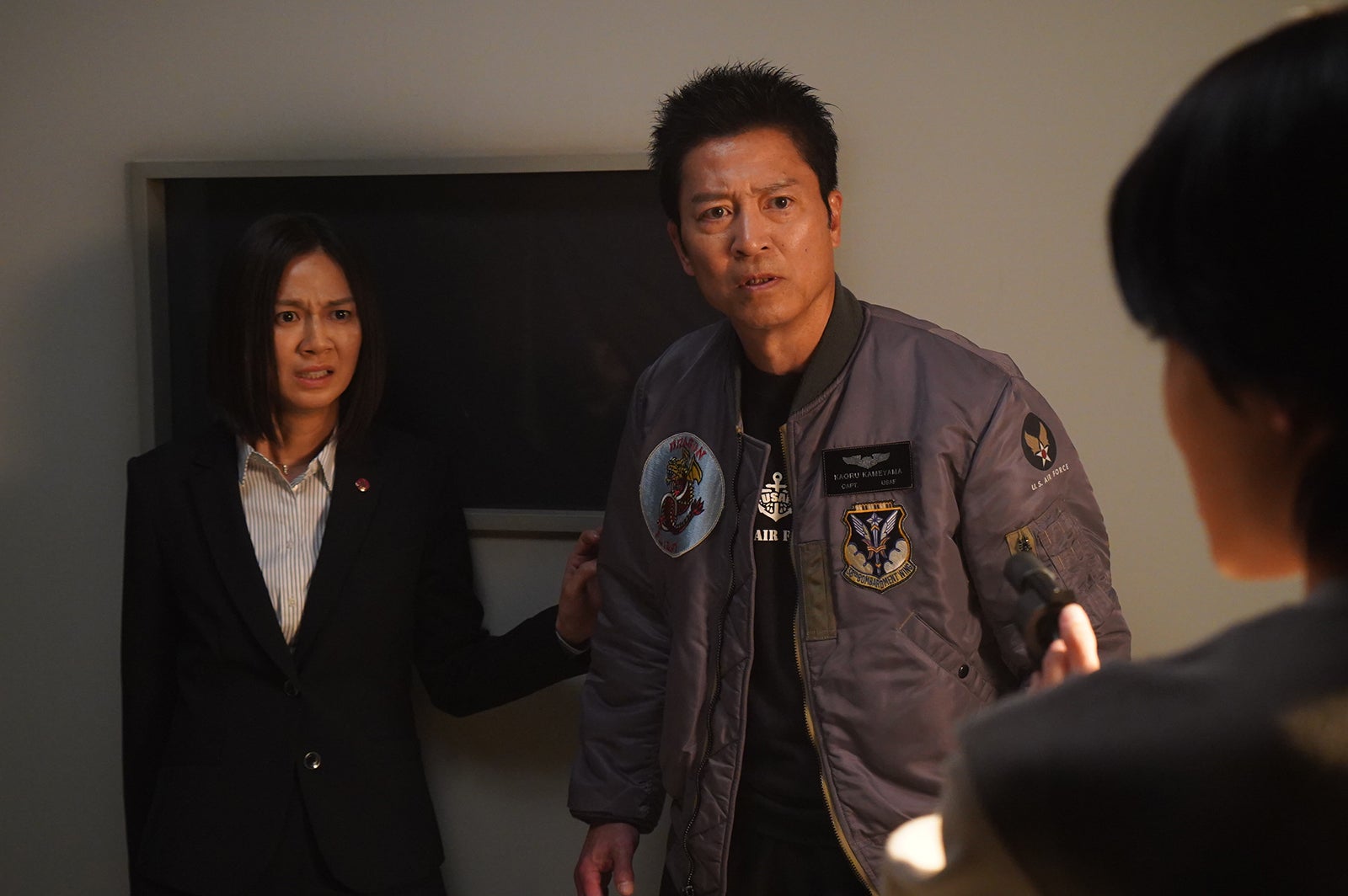 篠原ゆき子、寺脇康文「相棒season22」第18話より（C）テレビ朝日