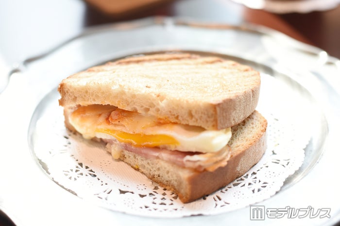 ホットサンド　ハムエッグ （C）ビューティーガール