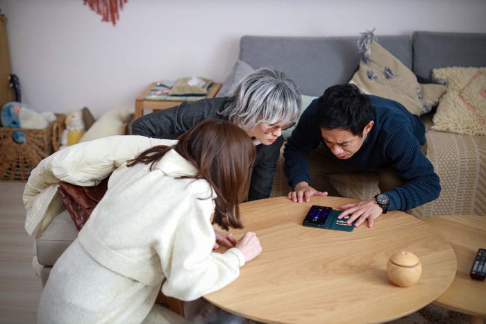 (左から)篠田麻里子、水野美紀、伊藤淳史「離婚しない男―サレ夫と悪嫁の騙し愛―」最終話より(C)テレビ朝日