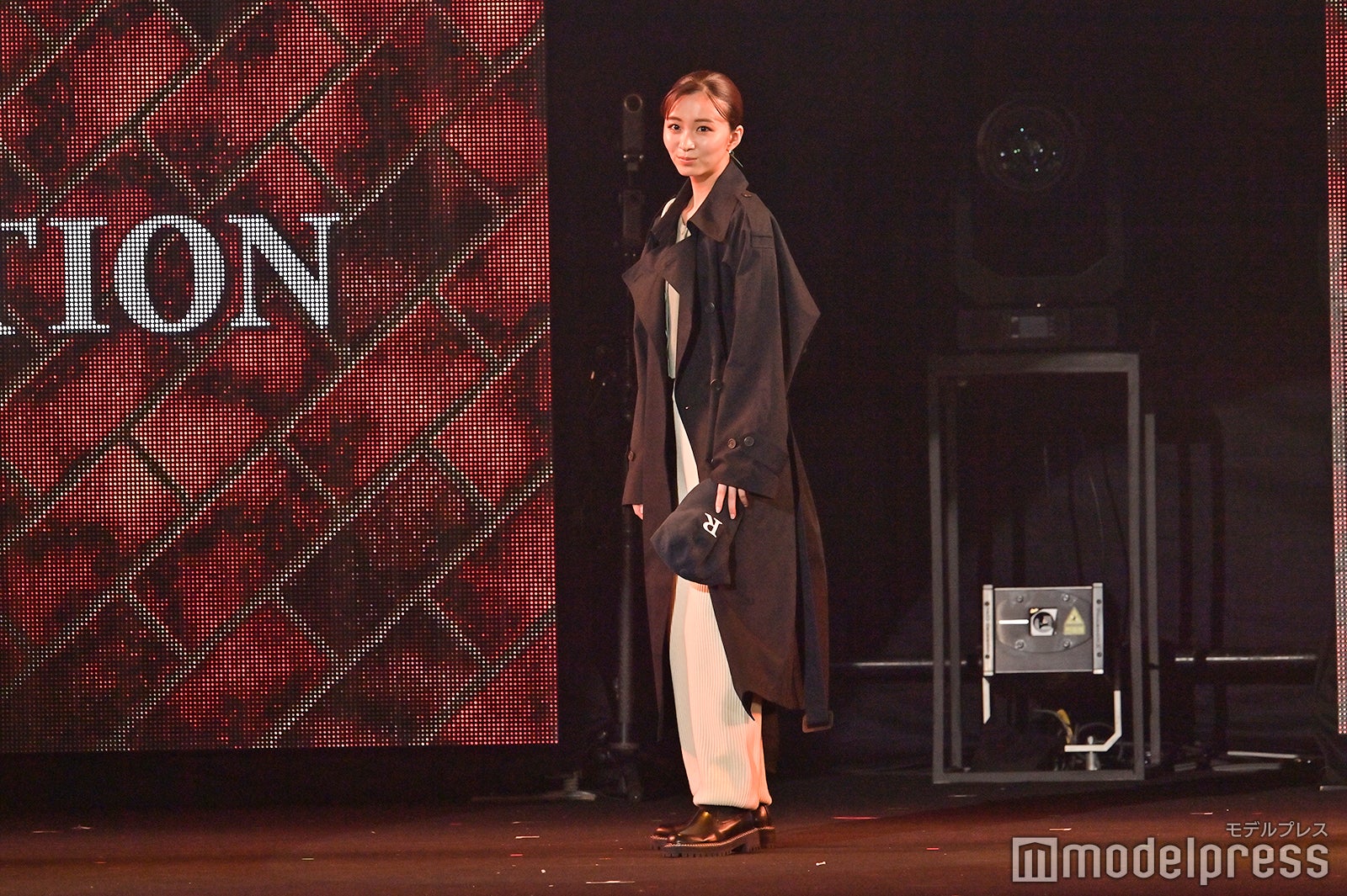 （C）モデルプレス