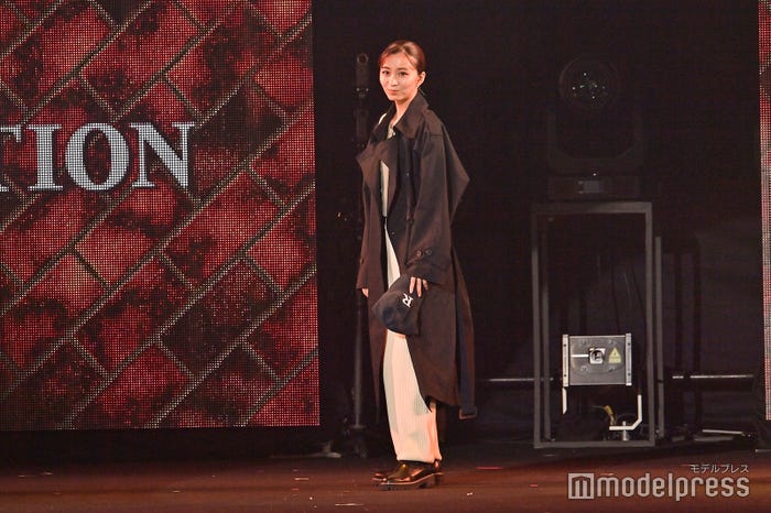 岡崎紗絵(C)モデルプレス