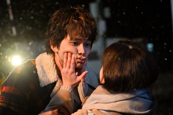 北村匠海、吉高由里子(C)テレビ朝日