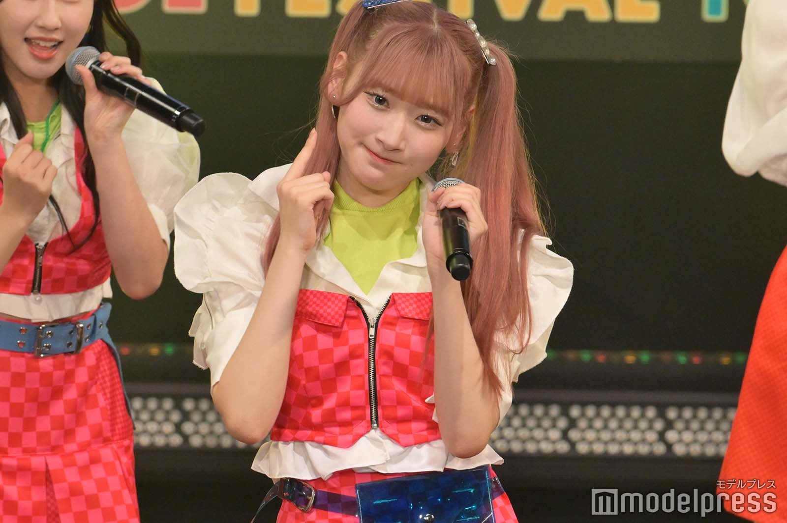 =LOVE （C）モデルプレス