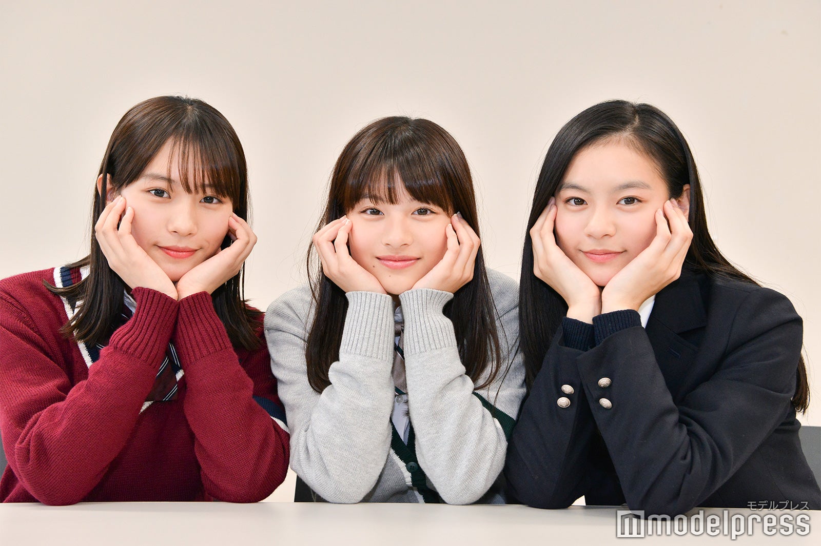 （左から）南沙良、出口夏希、永瀬莉子 （C）モデルプレス
