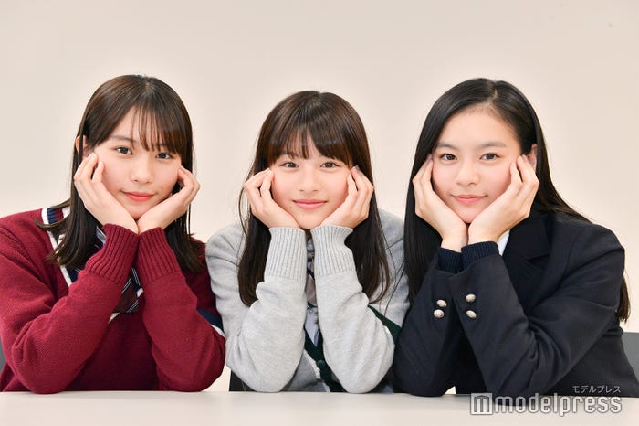 (左から)南沙良、出口夏希、永瀬莉子 (C)モデルプレス