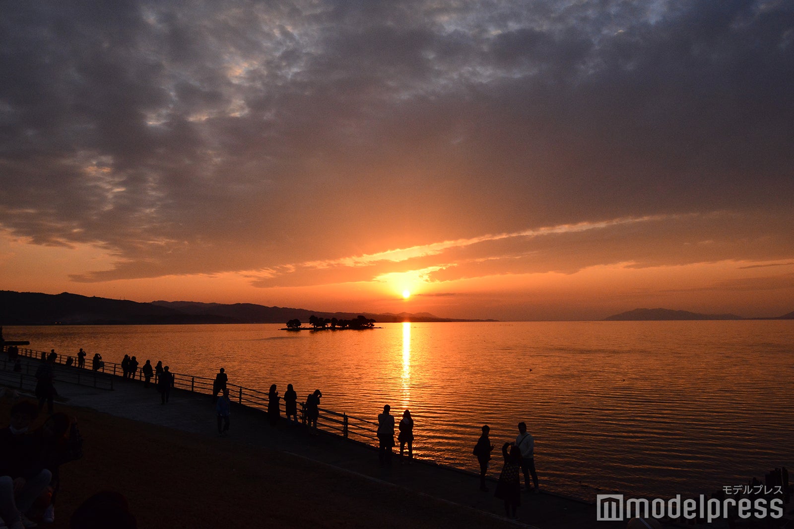 （C）モデルプレス