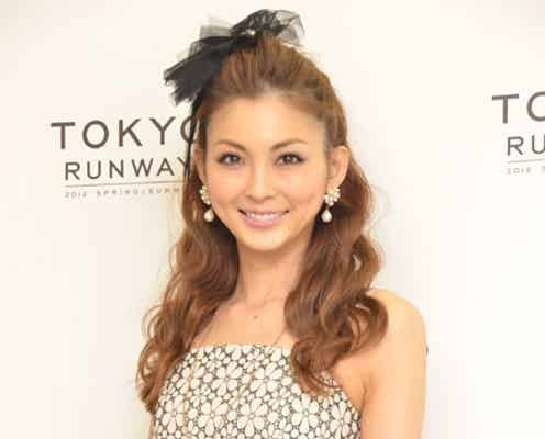 <速報>押切もえ、ガーリーミニドレスで美脚ウォーキング