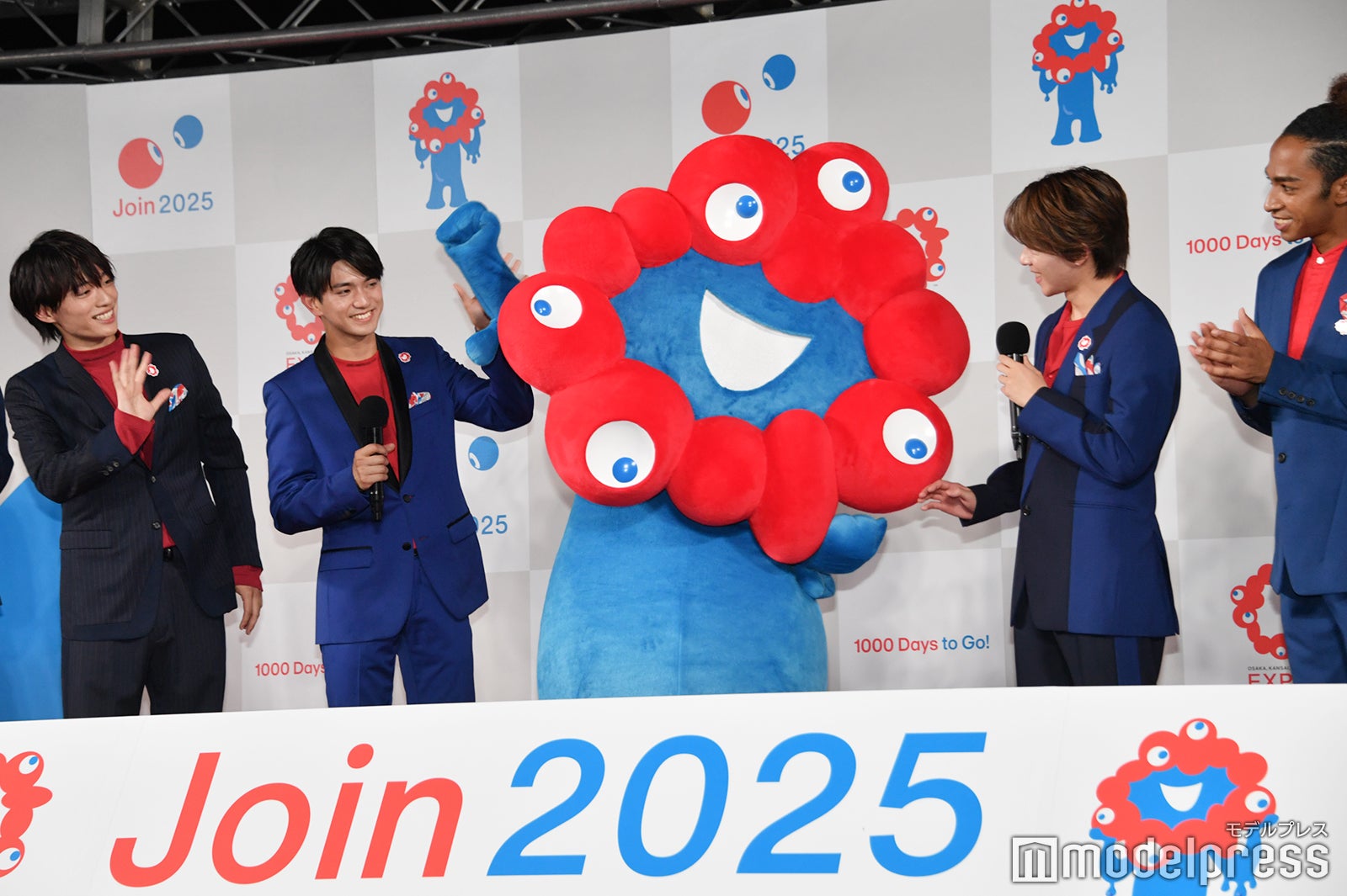 福本大晴、正門良規、ミャクミャク、末澤誠也、草間リチャード敬太（C）モデルプレス