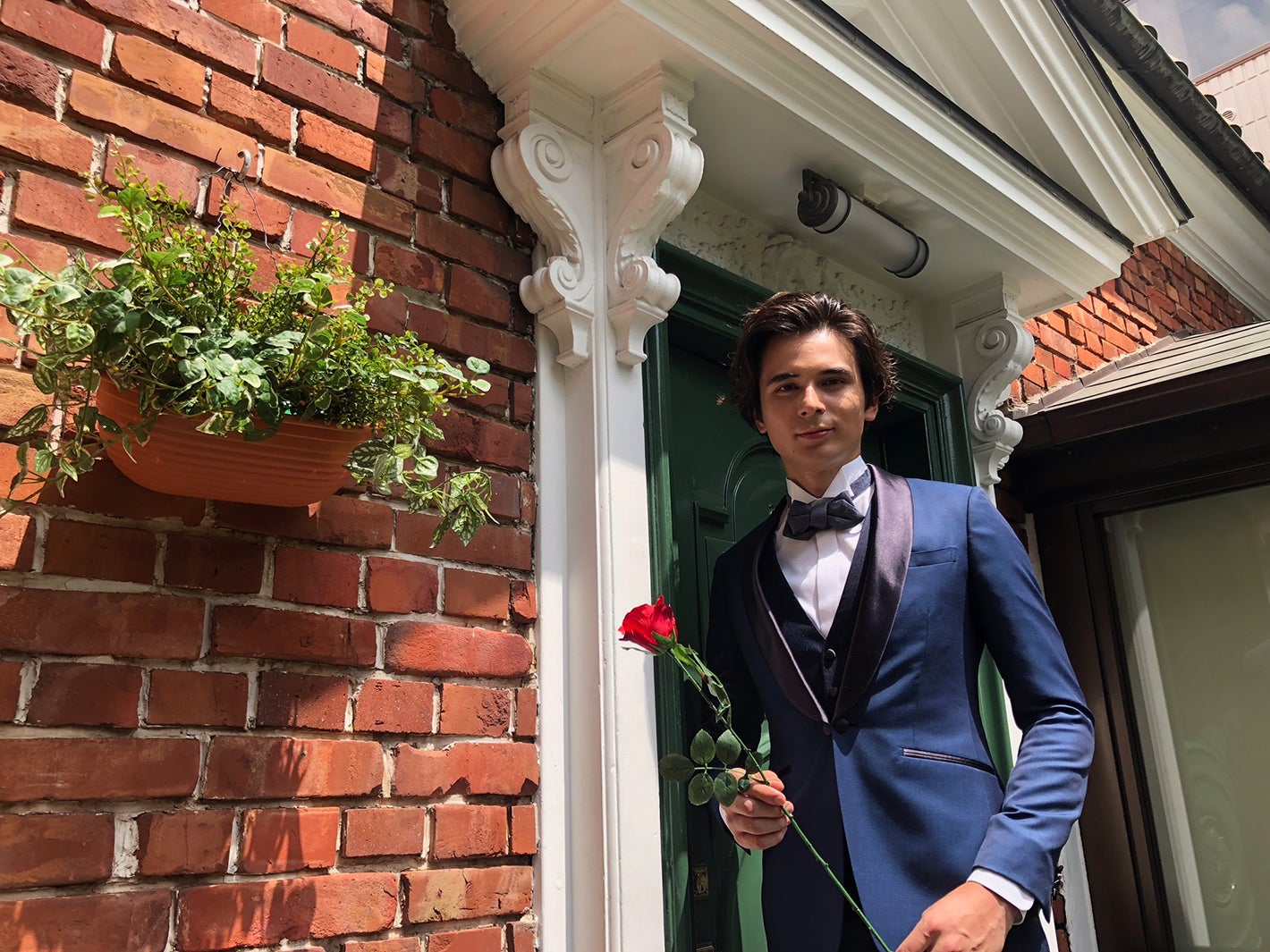 岡本至恩（C）朝日放送（C）尾崎衣良／小学館