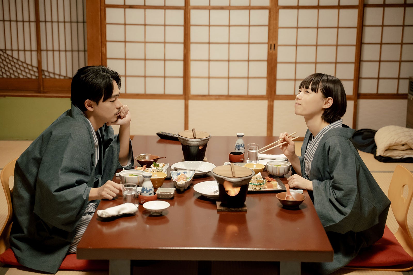 成田凌、杉咲花「冬のなんかさ、春のなんかね」第8話（C）日本テレビ