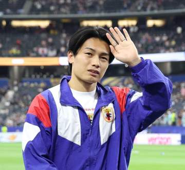 日本代表・上田綺世の妻・由布菜月 新幹線の最上位席、豪華個室を「先行体験」 ベビーもスヤスヤ「周りを気にせず子どもとゆったり」