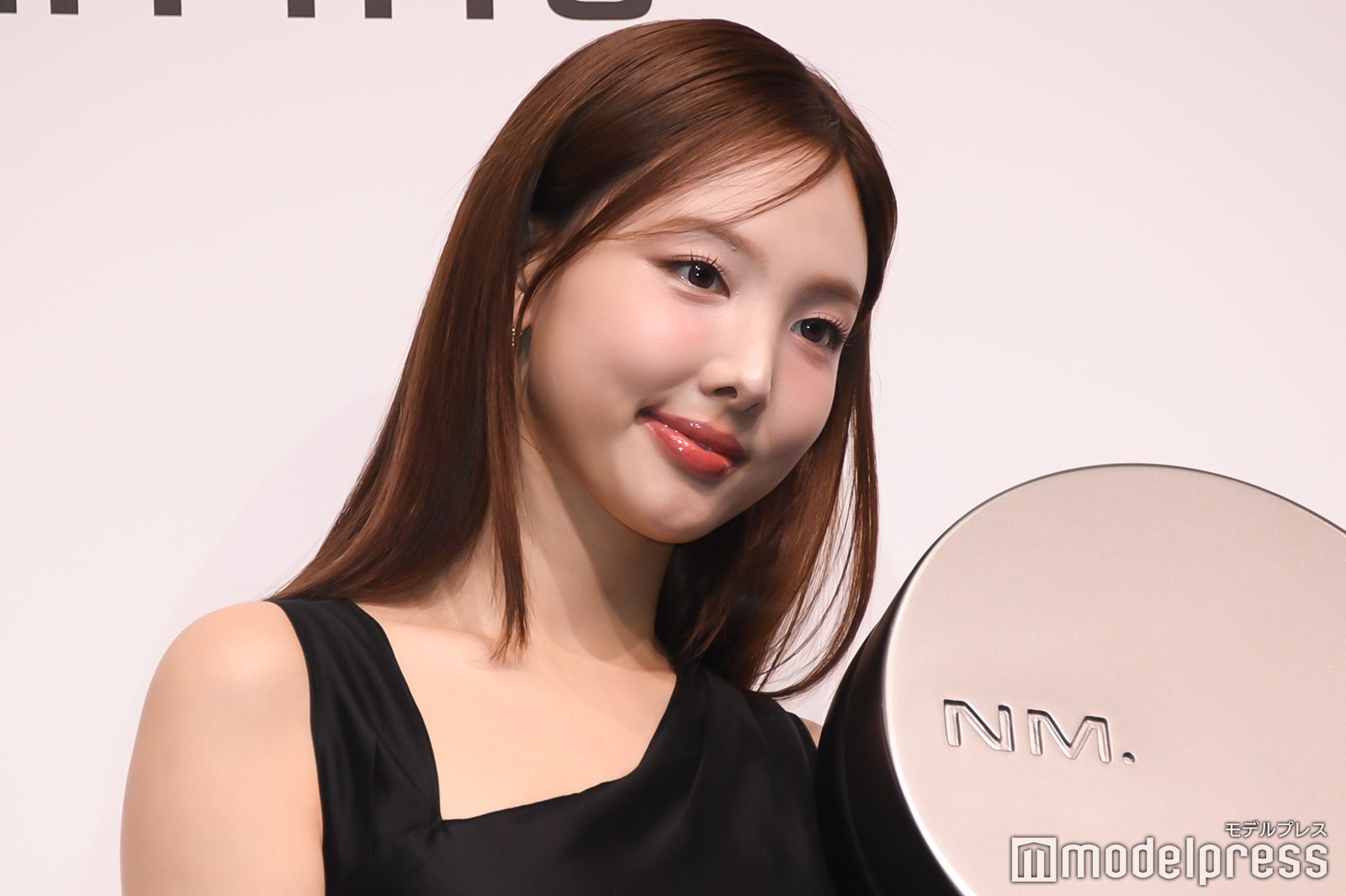 ナヨン（C）モデルプレス