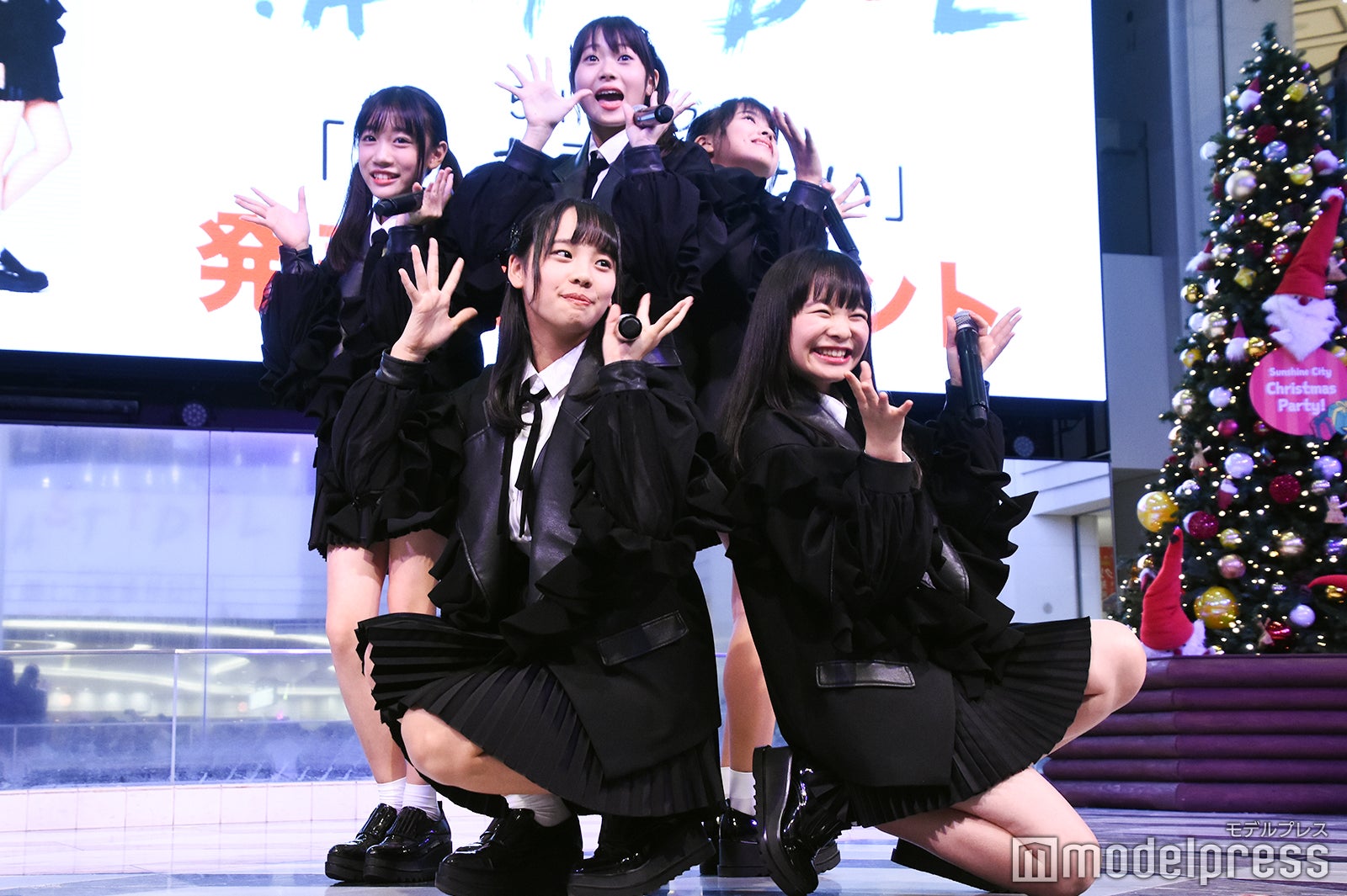 ラストアイドル」2期生、デビュー曲熱唱 アンダーも登場で総勢30