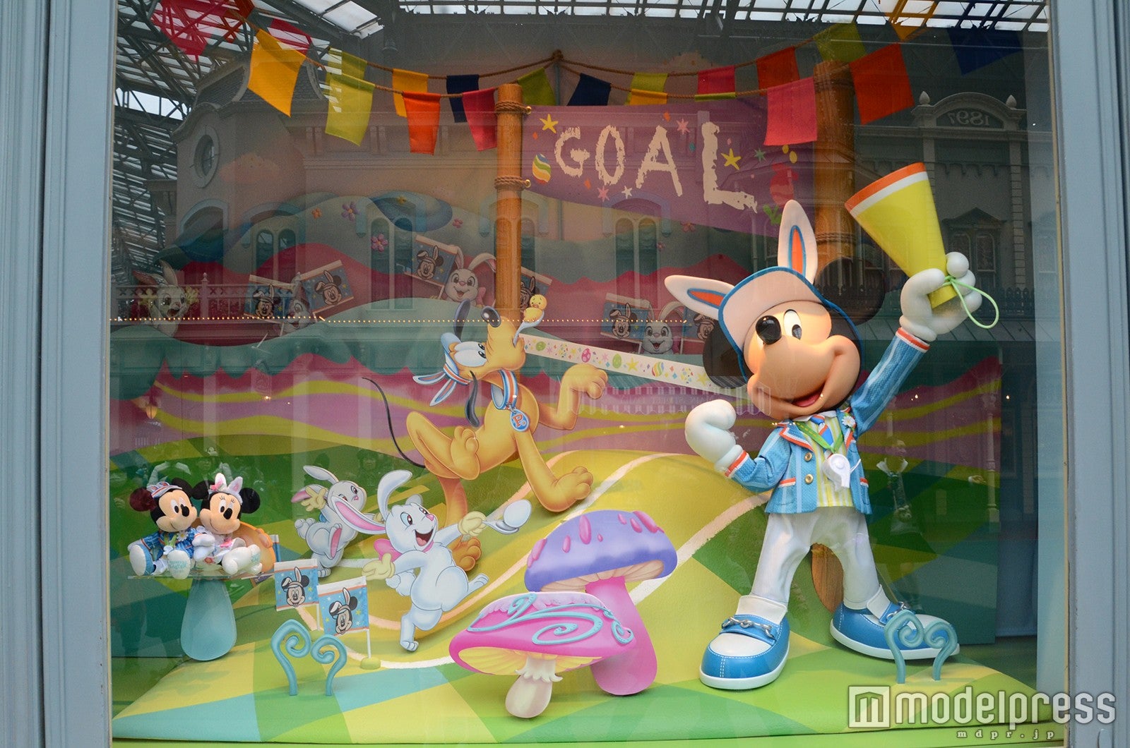 ディズニーランドのデコレーション／ショーウィンドー（C）モデルプレス