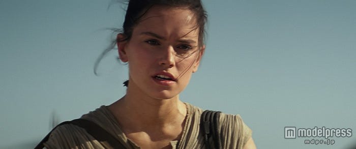 「スター・ウォーズ」シリーズ初のヒロイン“デイジー・リドリー”(C)2015Lucasfilm Ltd.&TM.All Rights Reserved.