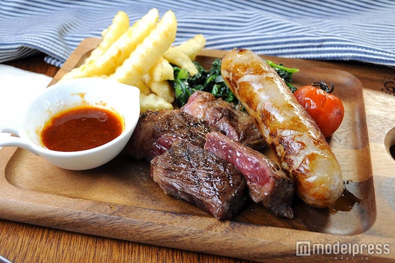 ジューシーな肉料理にガブリ!“肉が旨いカフェ”京都にオープン