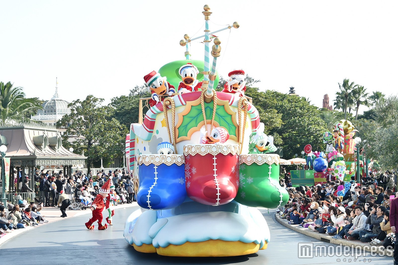 パレード「ディズニー・クリスマス・ストーリーズ」（C）モデルプレス