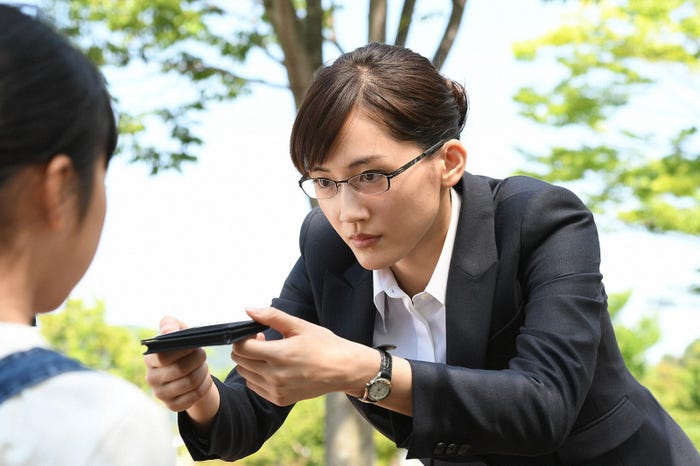 綾瀬はるか/「義母と娘のブルース」第1話より(C)TBS