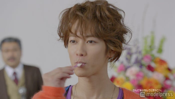 佐藤健、ロッテガム新CM「大学生」篇