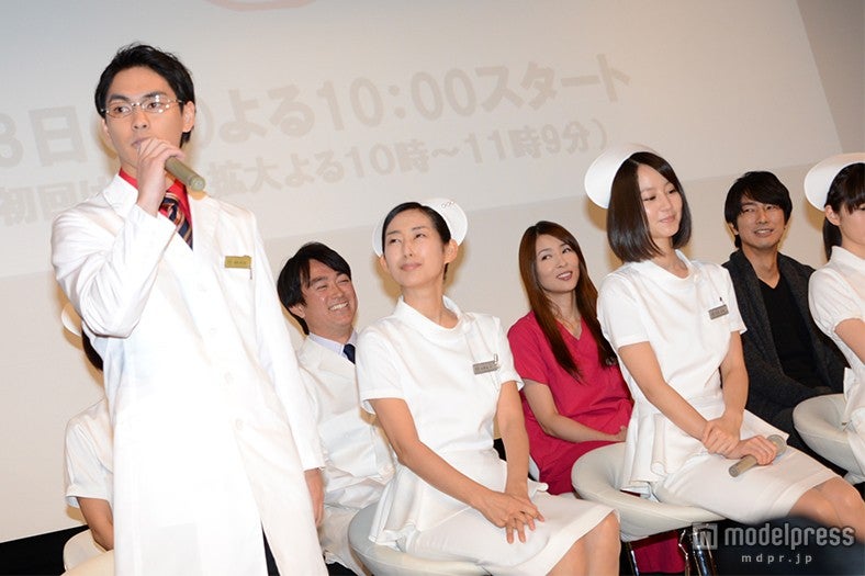 柳楽優弥（左）