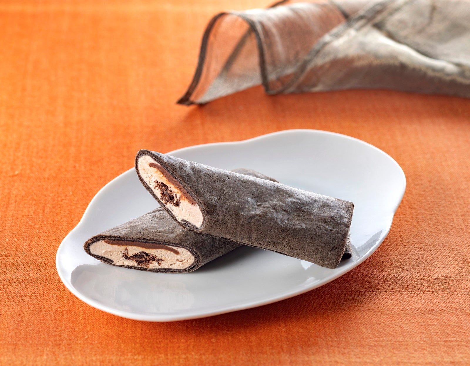 セブン、バレンタイン向け和洋チョコスイーツ登場 人気菓子「ガーナ」や「小枝」ともコラボ