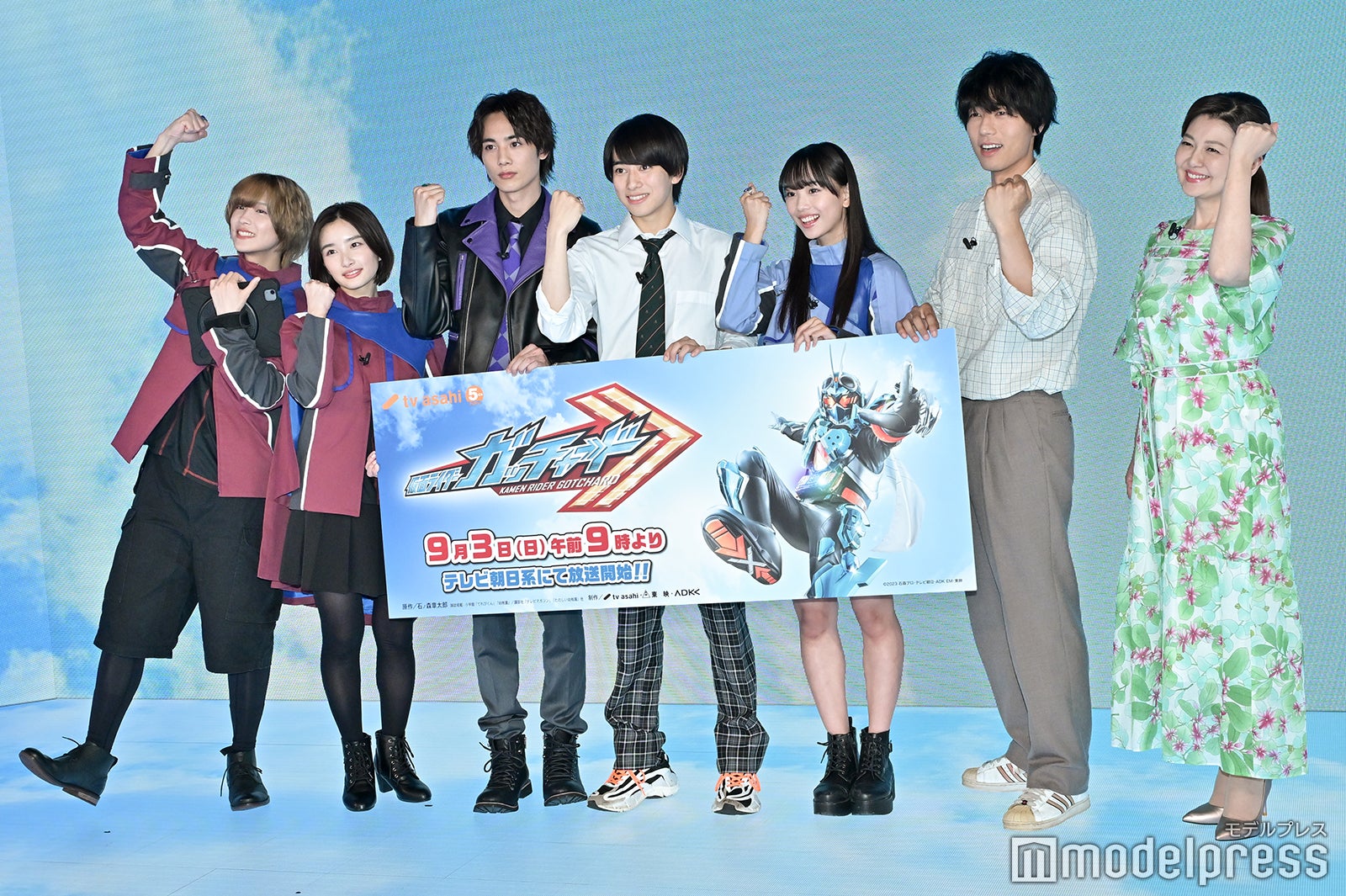 （左から）富園力也、安倍乙、藤林泰也、本島純政、松本麗世、熊木陸斗、南野陽子（C）モデルプレス