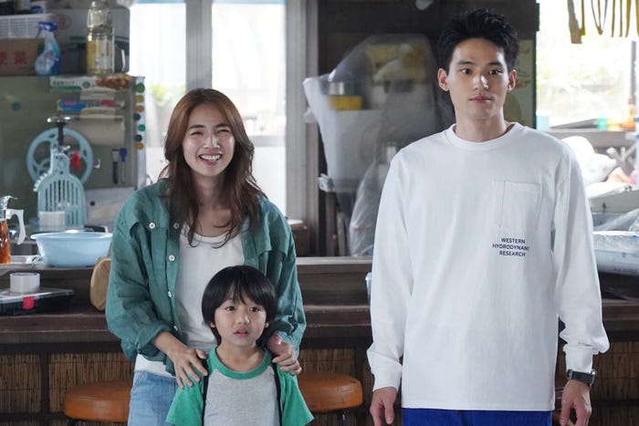 仁村紗和、石塚陸翔、水上恒司「真夏のシンデレラ」第4話より(C)フジテレビ