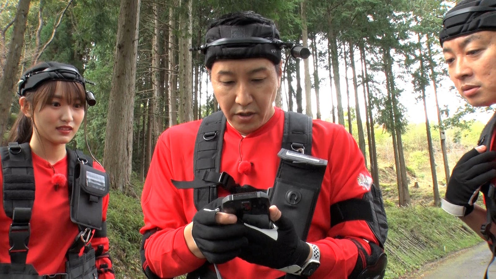 （左から）菅井友香、長田庄平、松尾駿 （C）フジテレビ