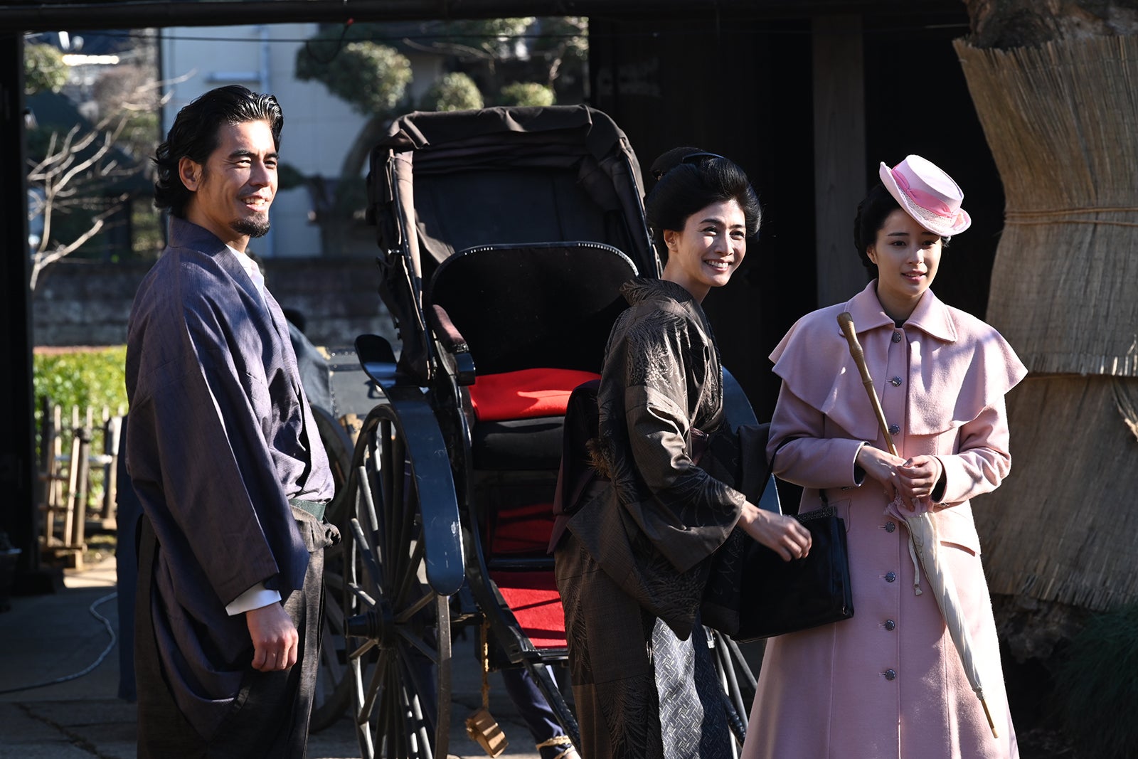 伊藤英明、内田有紀、広瀬すず （C）テレビ朝日