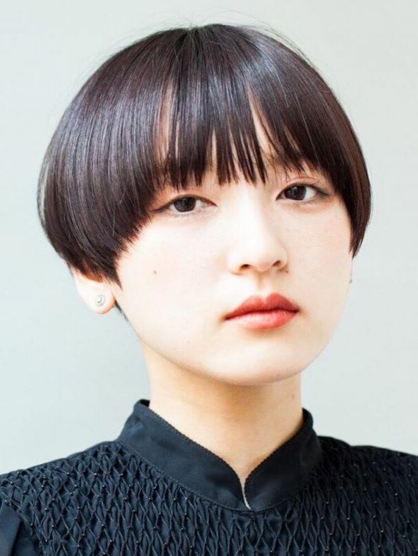 面長さんに似合う 黒髪ショート 15選 輪郭をカバーする髪型は モデルプレス 面長さんに似合う 黒髪ショート 15選 輪郭をカバーする髪型は モデルプレス