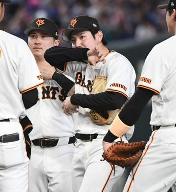 巨人 リーグ再開初戦は惜敗で首位陥落 七回はまさかの守備妨害で好機潰える 先発・竹丸「申し訳ないです」5回3失点で6敗目