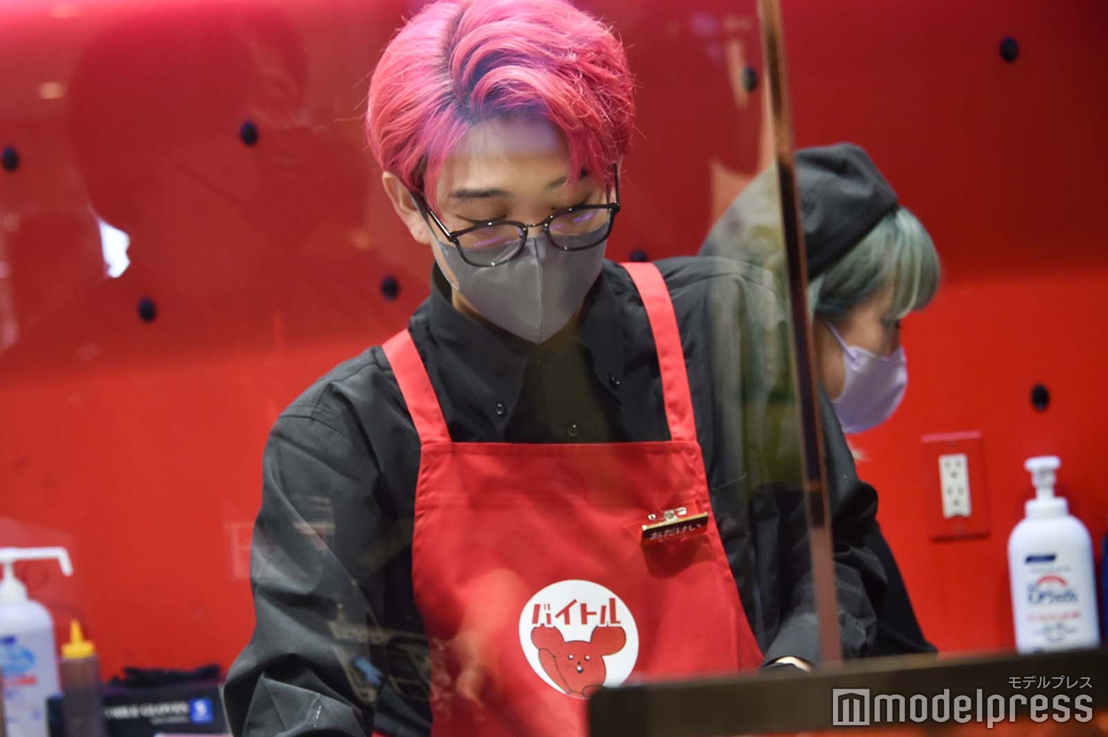 いちご飴を作るおだけい （C）モデルプレス