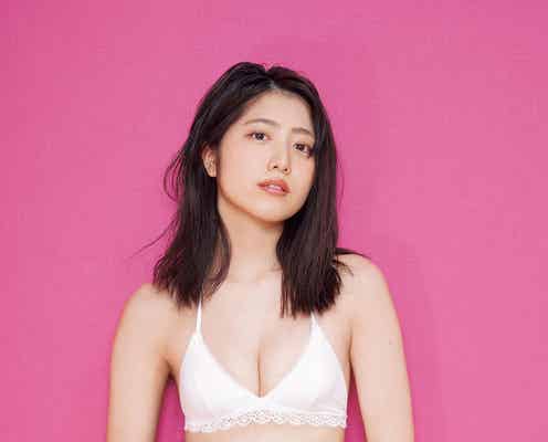 吉田莉桜、セクシー美バスト披露 ギャップで魅せる