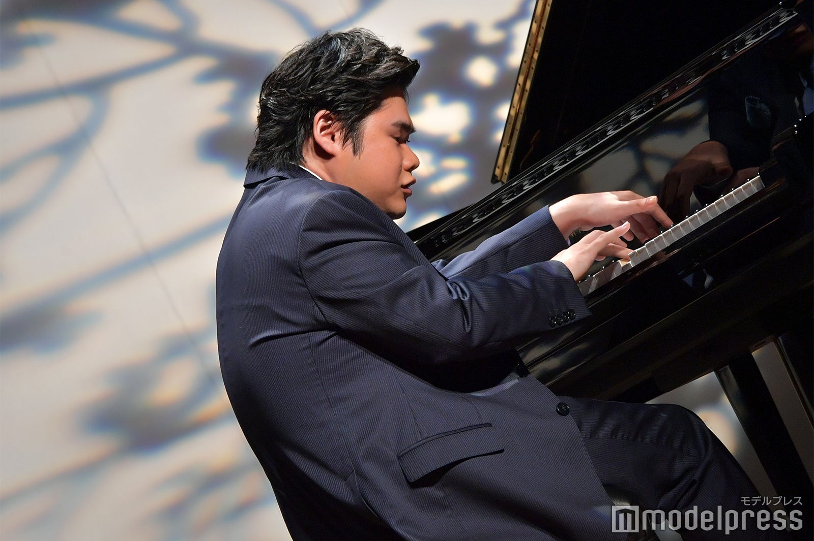 辻井伸行氏が生演奏 （C）モデルプレス