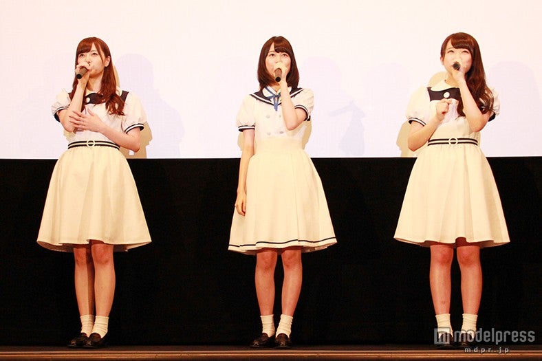 （左から）白石麻衣、生田絵梨花、秋元真夏