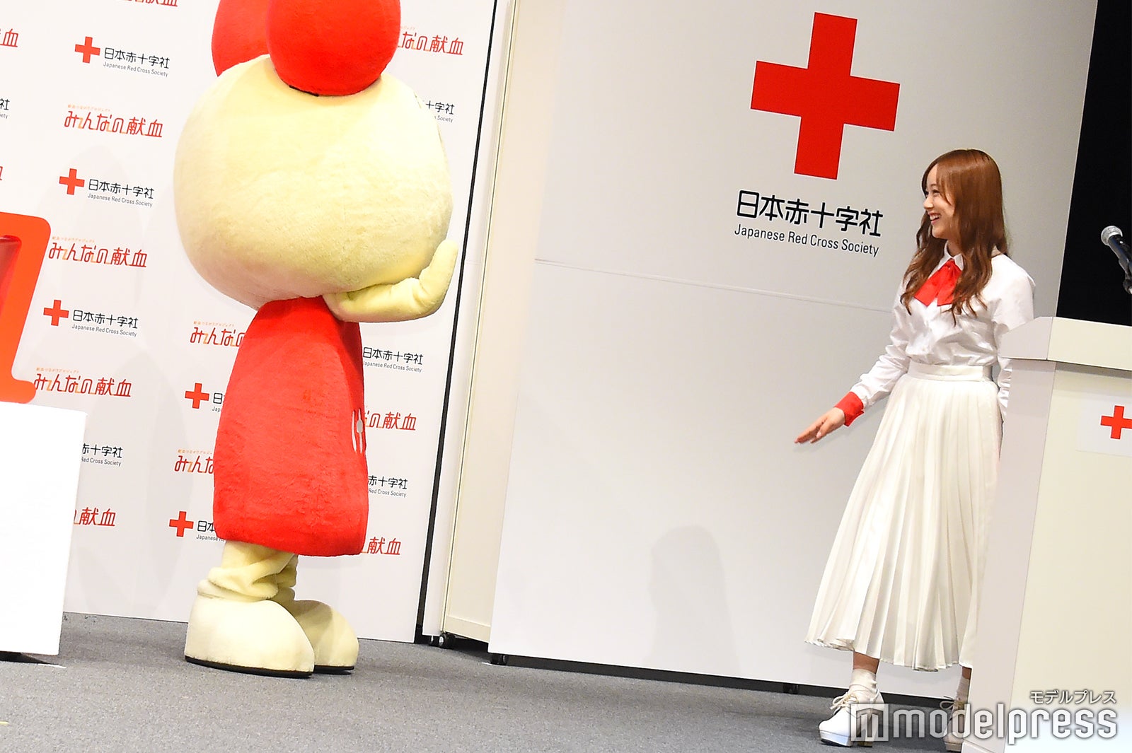 けんけつちゃん、乃木坂46をお出迎え