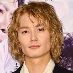 モデルプレス - 岡田将生は「天才」共演者が明かす偉業