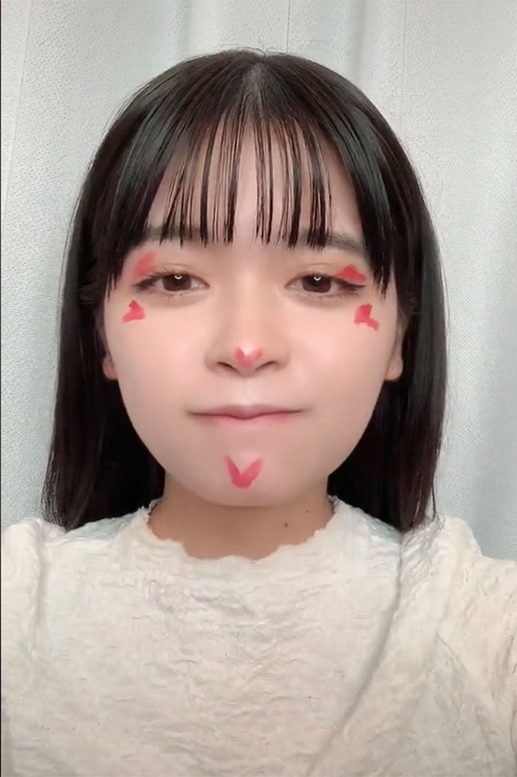 「ばぶちゃんになれる中国チーク」がブーム 景井ひな・Kevin・ハウスダストらが実践