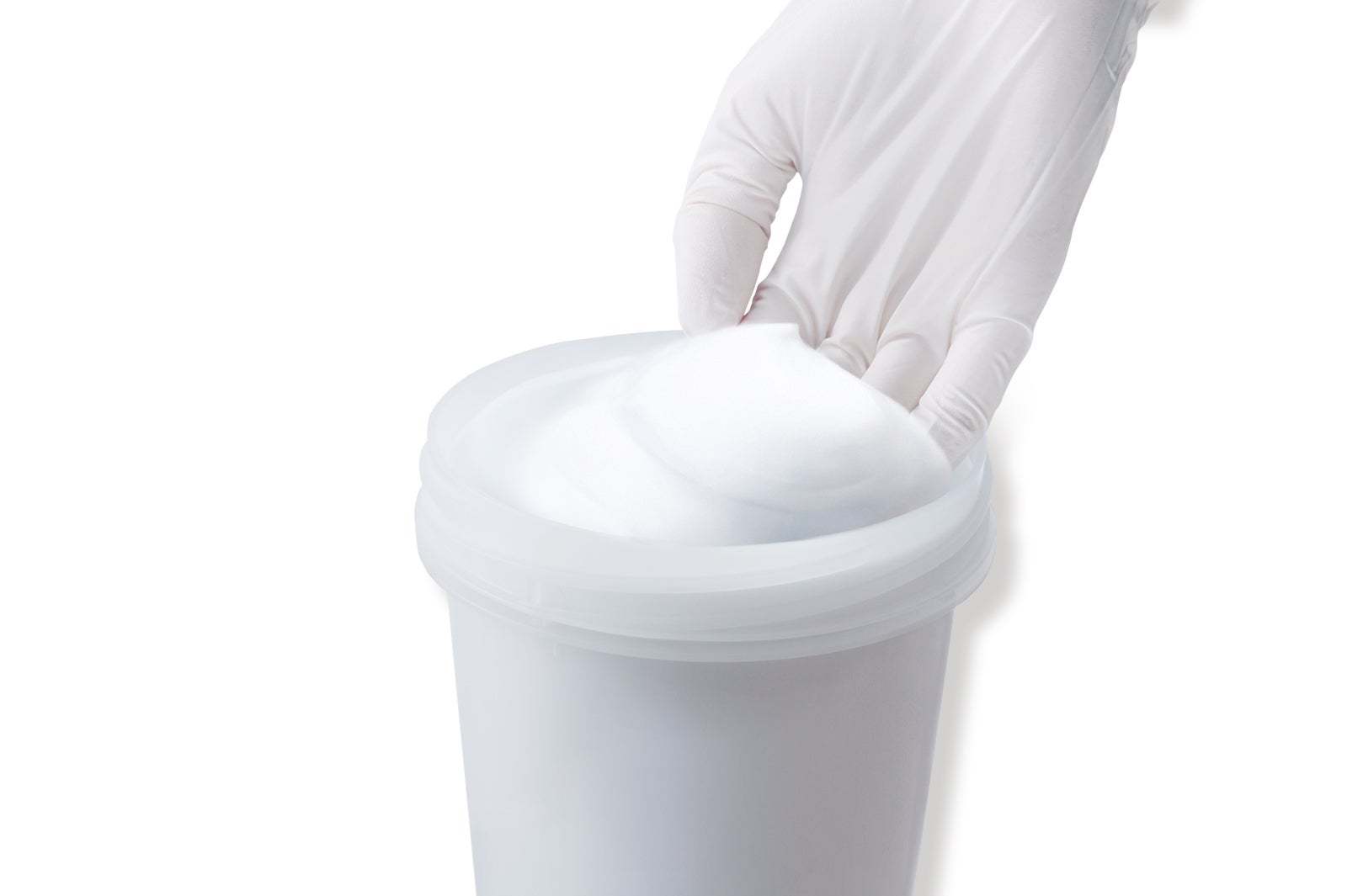 手で直接泡をすくって髪に