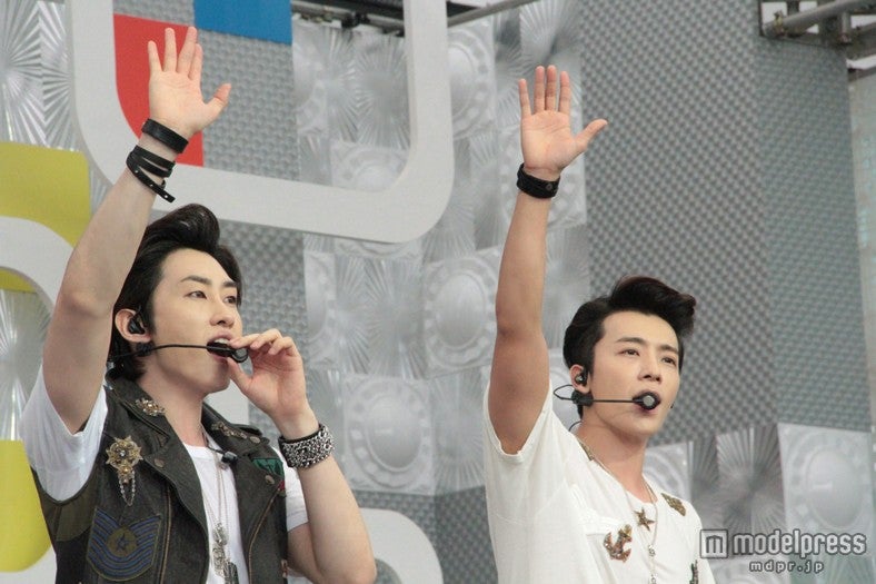 息のあったやり取りで笑いを誘う