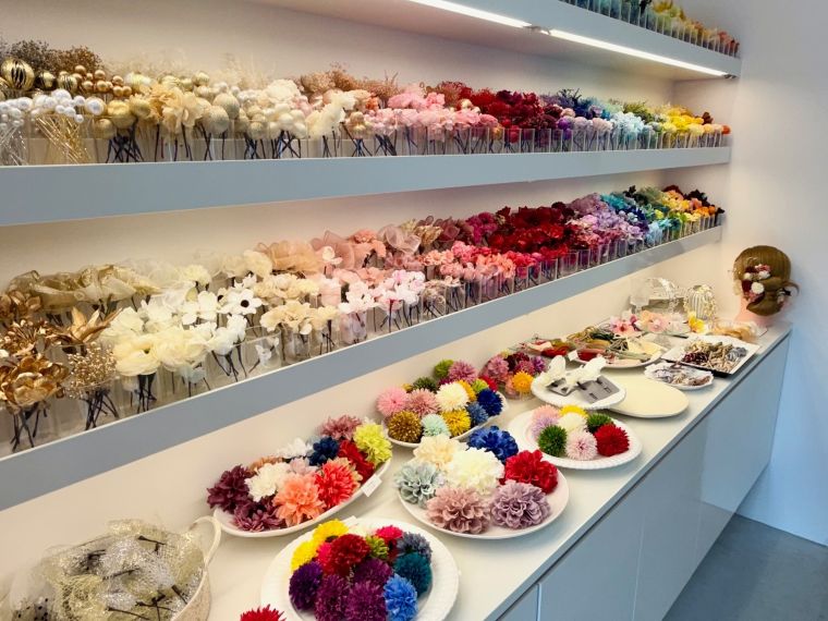1パーツから選べる「髪飾りビュッフェエフフラワー」、SNSで人気を広げ全国5店に