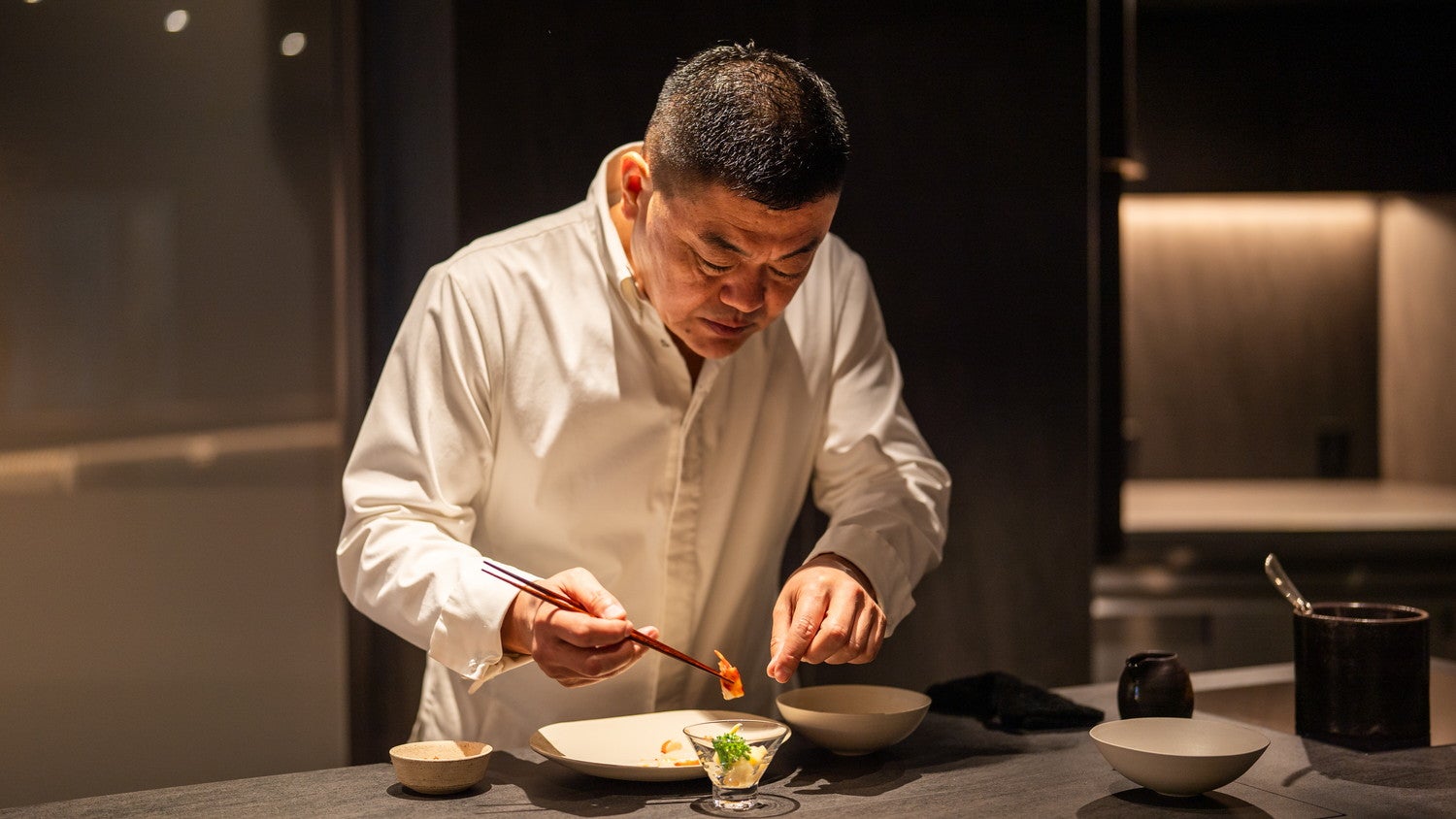 NARISAWAの成澤由浩シェフ／画像提供：カタール航空