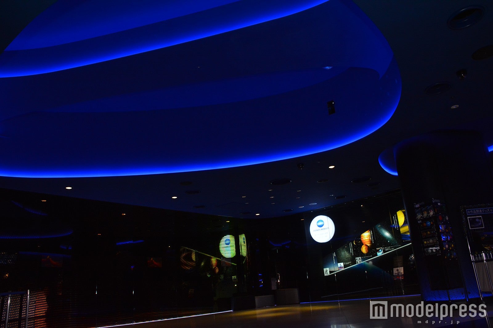 休憩スペースもあるホワイエ（C）モデルプレス