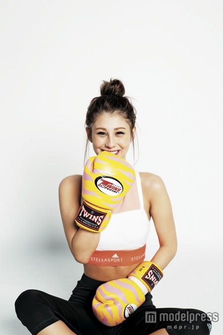 ダレノガレ明美ファーストスタイルブック「I’ll give you my all」より/画像提供:宝島社