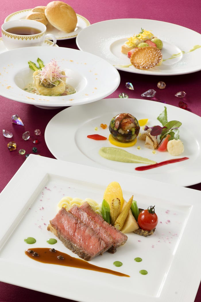 「マゼランズ」スペシャルコース8020円/(C)Disney